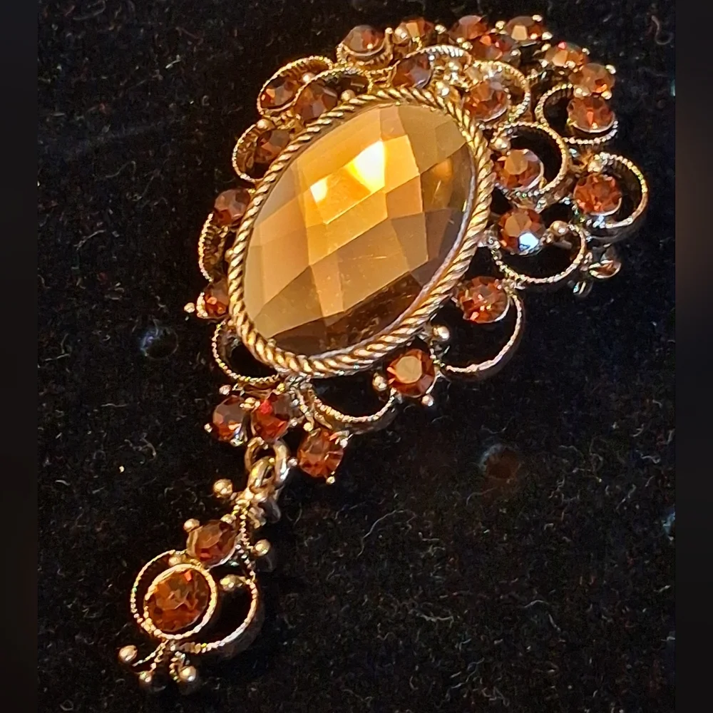 Vintage Look Elegant Goldtone Filigree Brooch With A Large 